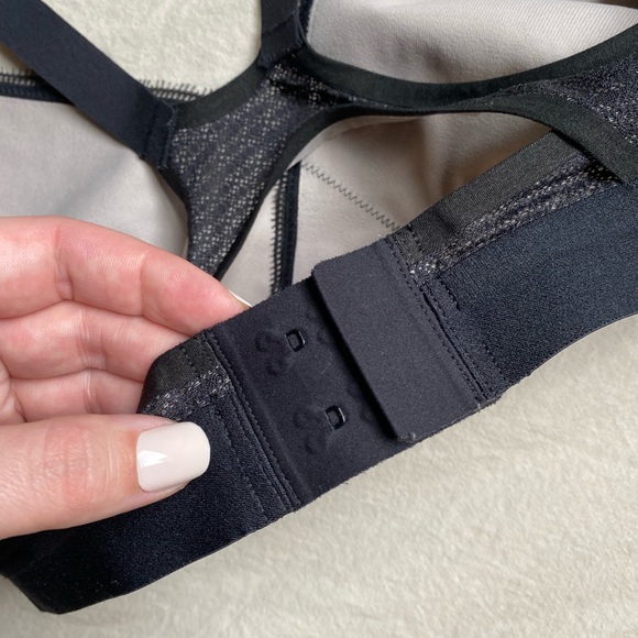 EUC Lululemon Awake to Lace Black & Barely Beige Bra Athletic Size 32D RARE - Picture 2 of 7